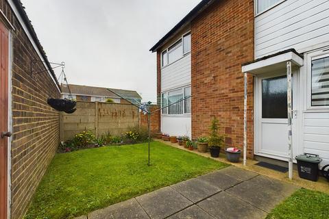 3 bedroom semi-detached house for sale, Seventh Avenue, Canvey Island, SS8