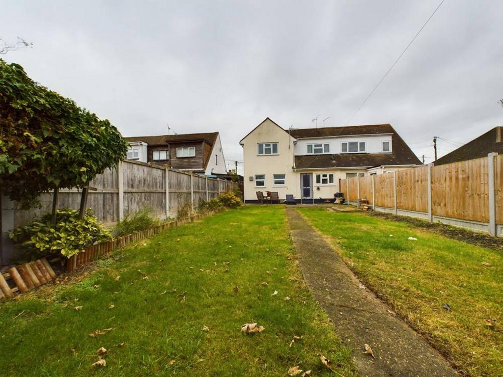 Village Drive, Canvey Island, SS8 3 bed semidetached house for sale