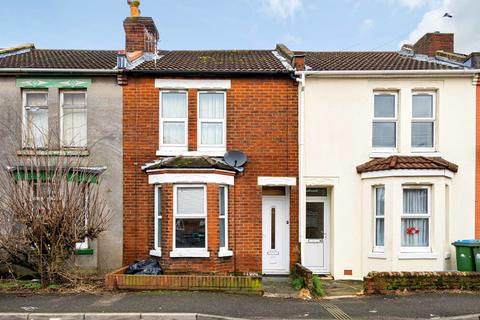 3 bedroom terraced house for sale - Grove Road, Shirley, Southampton, Hampshire, SO15