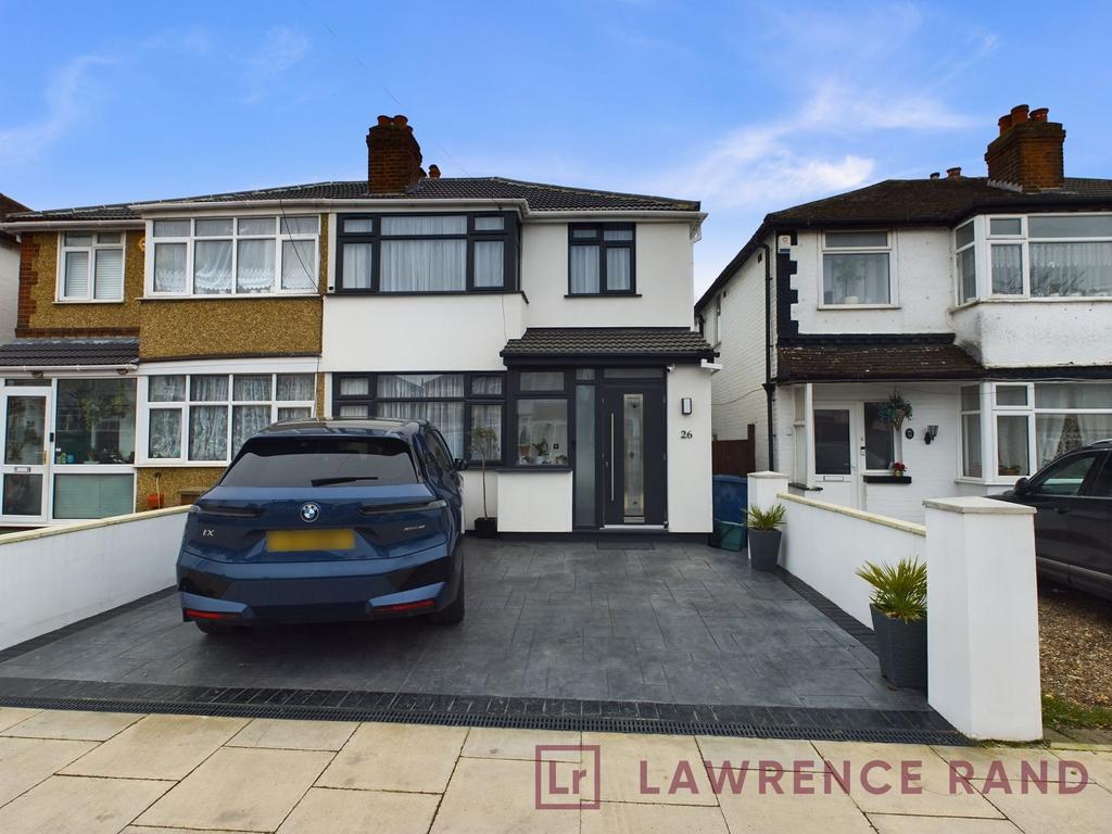 Wood End Way, Northolt, UB5 3 bed end of terrace house for sale £585,000