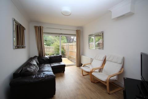 5 bedroom semi-detached house to rent, Park Road, Surbiton KT5