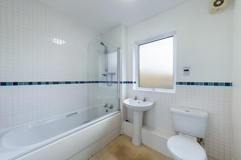 1 bedroom flat for sale, London Road, Gloucester, GL1 3PB