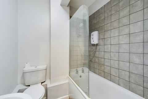 Flat 6, 40 Trier Way, Gloucester, GL1 1LG