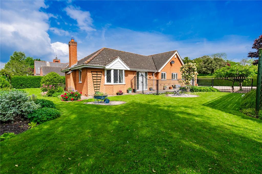 The Avenue, Healing, Grimsby... 3 bed bungalow for sale £439,950