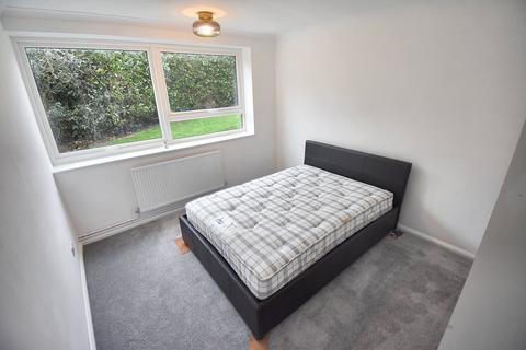 2 bedroom flat to rent, Church Lane, Loughton IG10