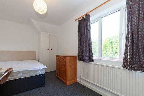 4 bedroom semi-detached house to rent, Addison Crescent, East Oxford, Oxford, OX4