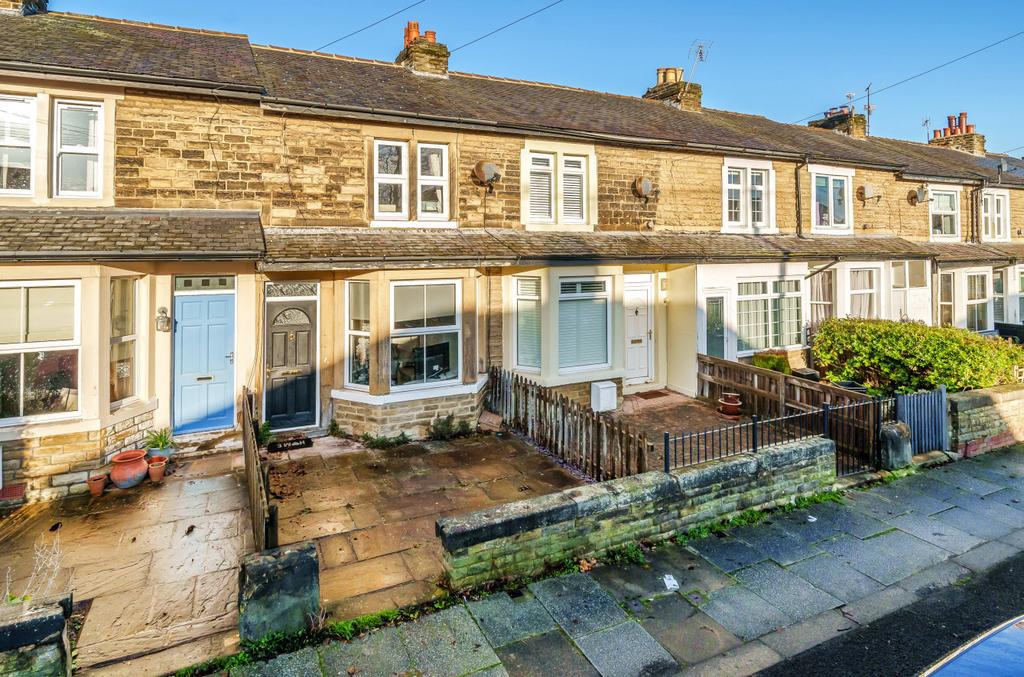 Albert Road, Harrogate, HG1 2 bed terraced house for sale £225,000
