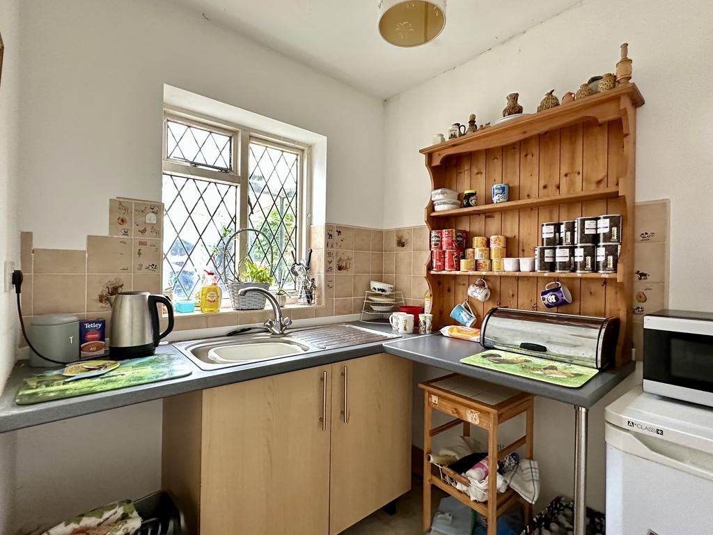 Pottery Road, Bovey Tracey, Newton Abbot 2 bed cottage for sale £255,000