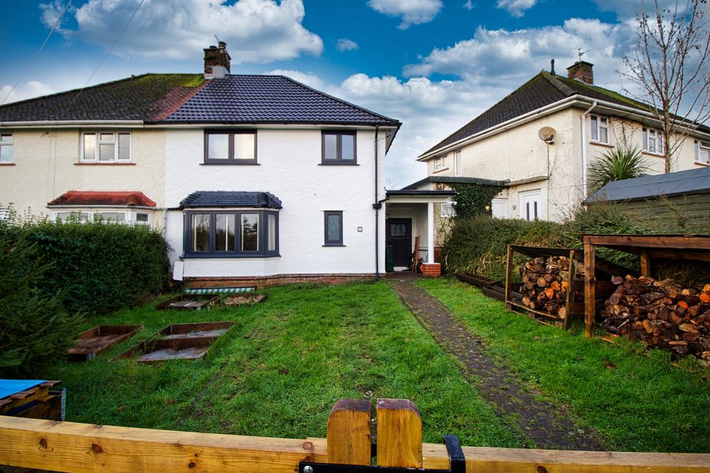 Heol Y Bryn, Pentyrch CF15 3 bed detached house for sale £300,000