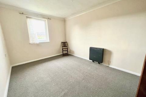 2 bedroom flat for sale, Portland Close, Romford RM6