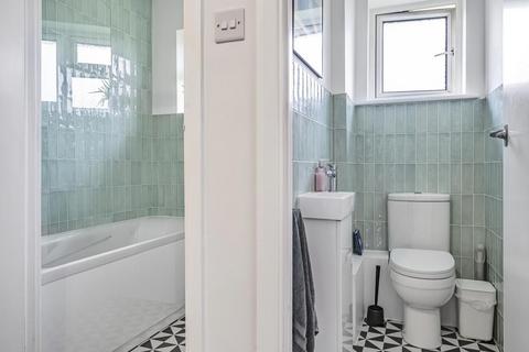 Flat 5, Meadow Court, 24 Beckenham Grove, Bromley, BR2 0XA
