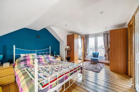 99 Langley Way, West Wickham, BR4 0DJ