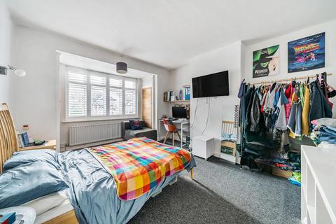 99 Langley Way, West Wickham, BR4 0DJ