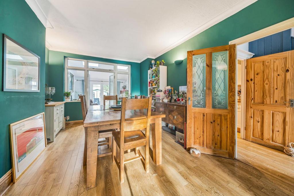 Langley Way, West Wickham 4 bed terraced house £650,000