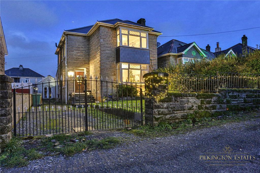 Plymouth, Devon PL9 4 bed detached house for sale £350,000