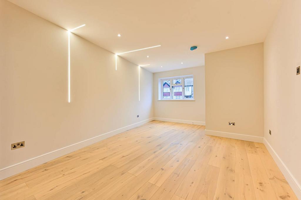 42 Allan Way, Acton W3 3 bed house for sale £900,000