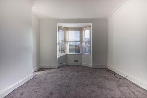 2 bedroom flat to rent, Ravensworth Road, Gateshead, Tyne and Wear, NE11