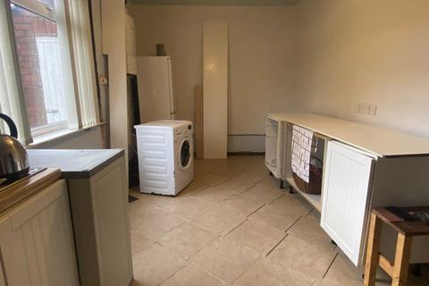 83 Glebe Street, Shaw, Oldham, OL2 7SF