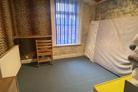 83 Glebe Street, Shaw, Oldham, OL2 7SF