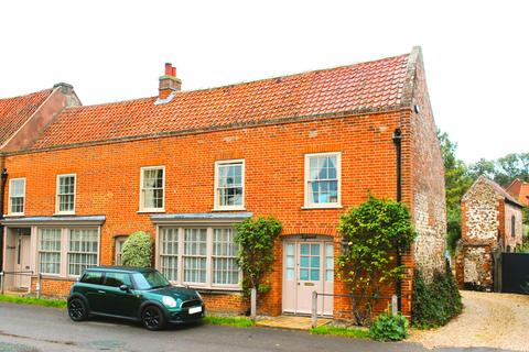 3 bedroom semi-detached house to rent, Market Place, Norfolk, PE31