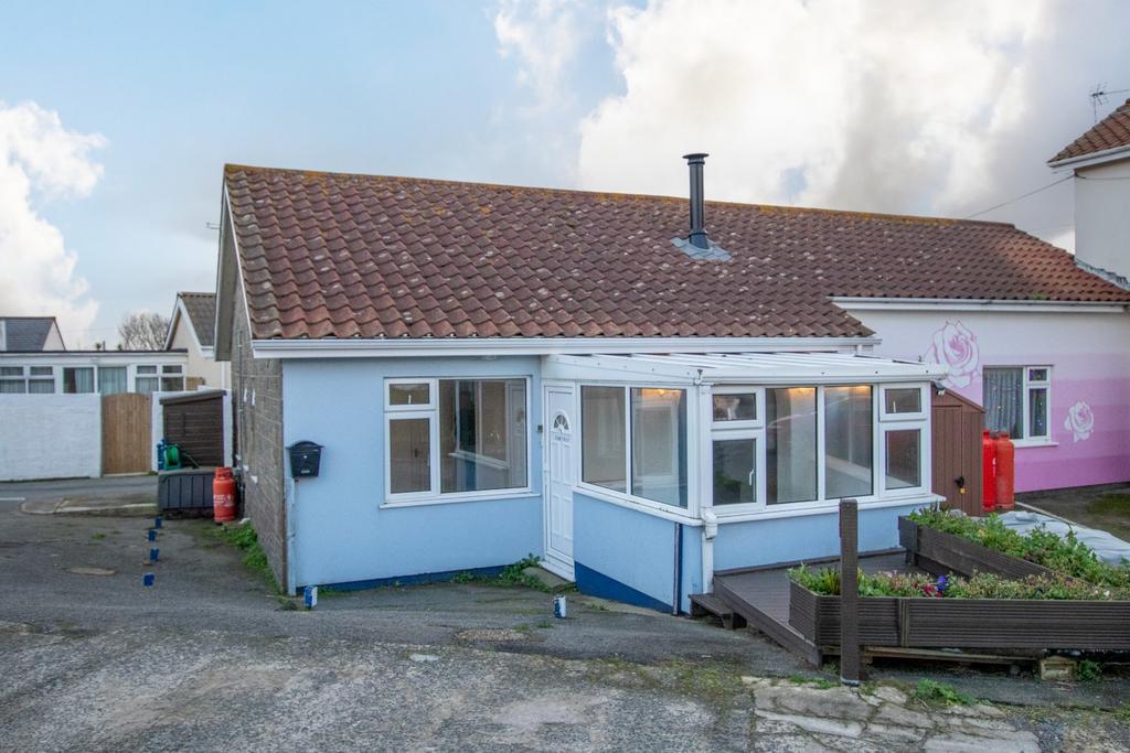 L'islet Road, St. Sampson, Guernsey 2 bed bungalow for sale £495,000