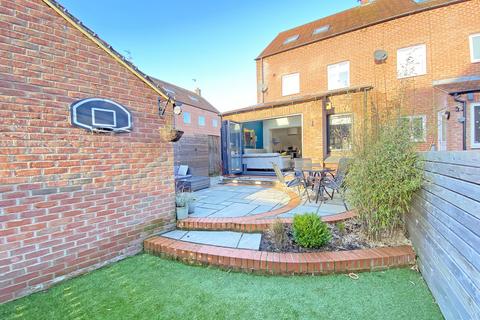 22 Sterling Chase, Knaresborough, HG5 0WF