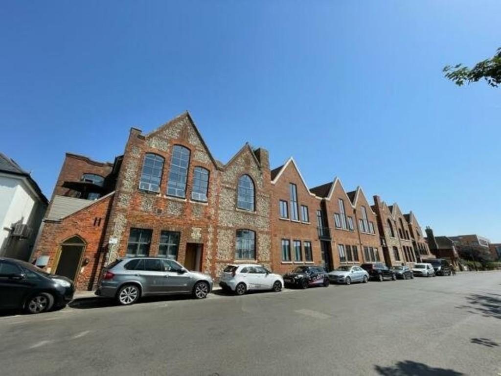 Ham Road, ShorehamBySea, BN43 6PA 2 bed ground floor flat for sale