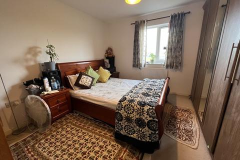 2 bedroom apartment to rent, Varcoe Gardens, Hayes
