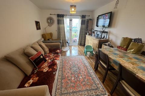 2 bedroom apartment to rent, Varcoe Gardens, Hayes