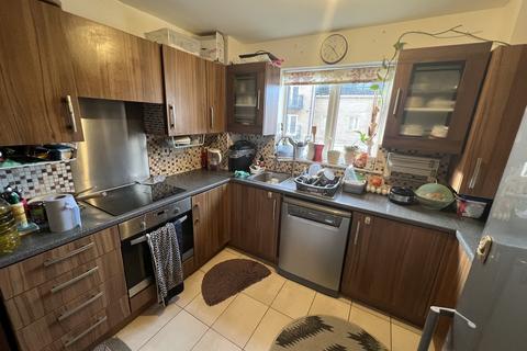 2 bedroom apartment to rent, Varcoe Gardens, Hayes