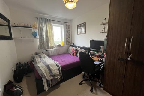 2 bedroom apartment to rent, Varcoe Gardens, Hayes