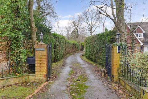 Loxacres Chalk Road, Ifold, Billingshurst, RH14 0UD