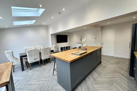 14 Collins Road, Walsall, WS8 7AW