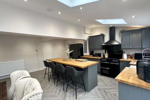 14 Collins Road, Walsall, WS8 7AW
