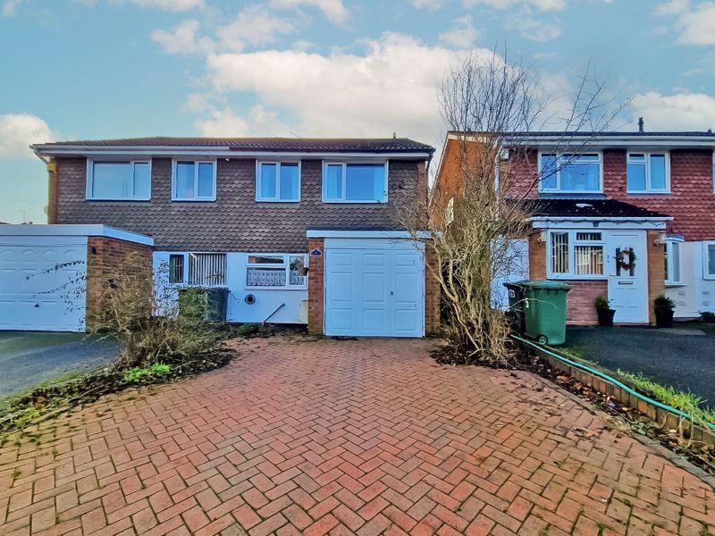 Martin Drive, Willenhall 3 bed semidetached house for sale £195,000