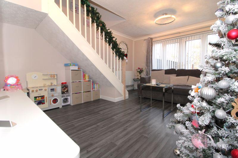 Stanier Close, Rushall, Walsall, WS4 1EX 2 bed end of terrace house £