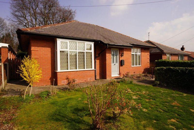 16 Fieldhead Avenue, Bamford, Rochdale OL11 5JU 3 bed detached bungalow