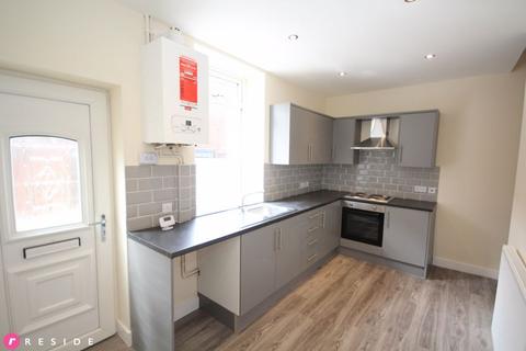 3 bedroom terraced house to rent, Middleton Road, Heywood OL10