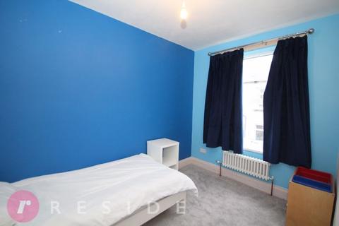 25 Tudor Street, Shaw, Oldham, OL2 7RX