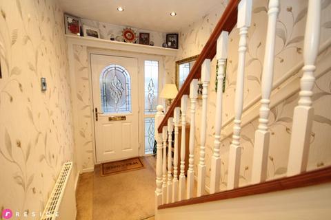 29 Ashley Close, Rochdale, OL11 3EP