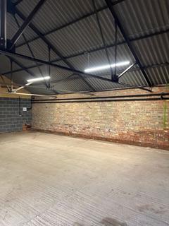 Industrial unit to rent, Belton Grange Farm, Crowle