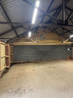 Industrial unit to rent, Belton Grange Farm, Crowle