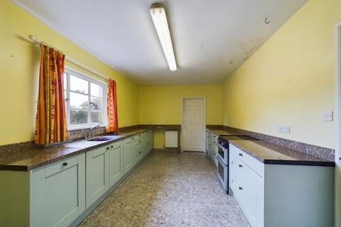 3 bedroom detached bungalow for sale, Park Crescent, Abergavenny