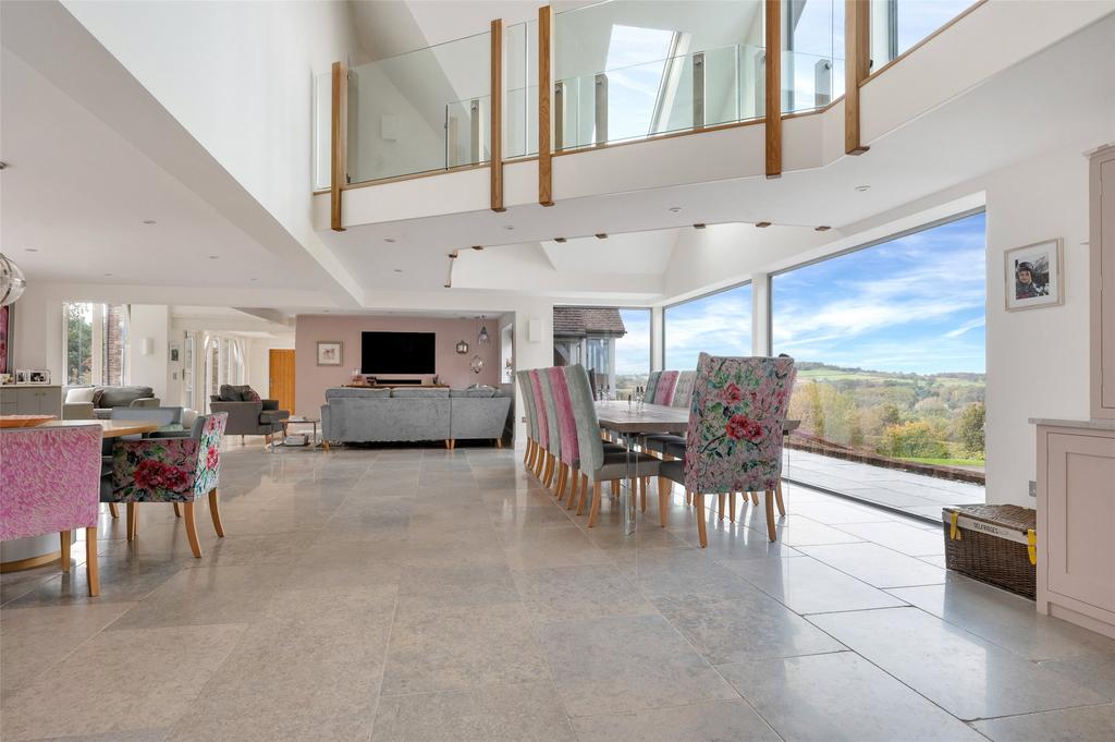 Living Dining Area
