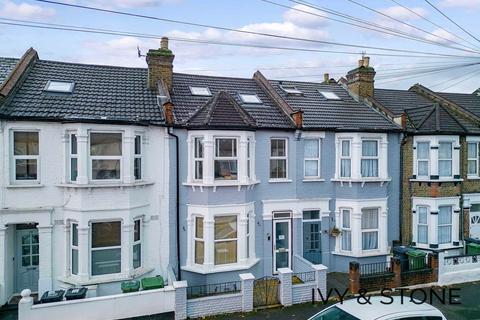 4 bedroom terraced house for sale - Farmilo Road, London