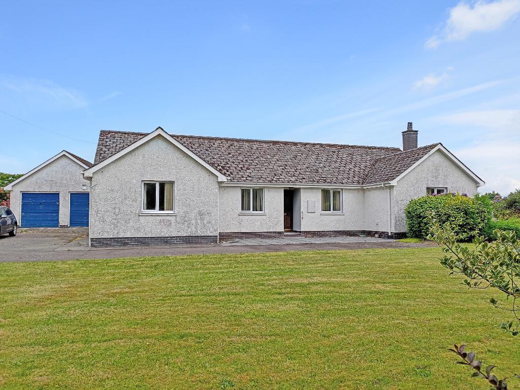 Coed Y Bryn, Llandysul, SA44 5LX 4 bed property with land for sale £