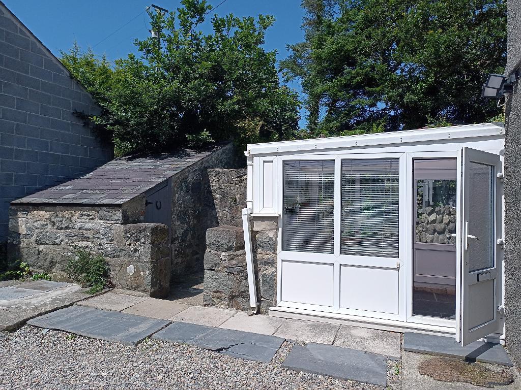 Sun Room and Outside WC