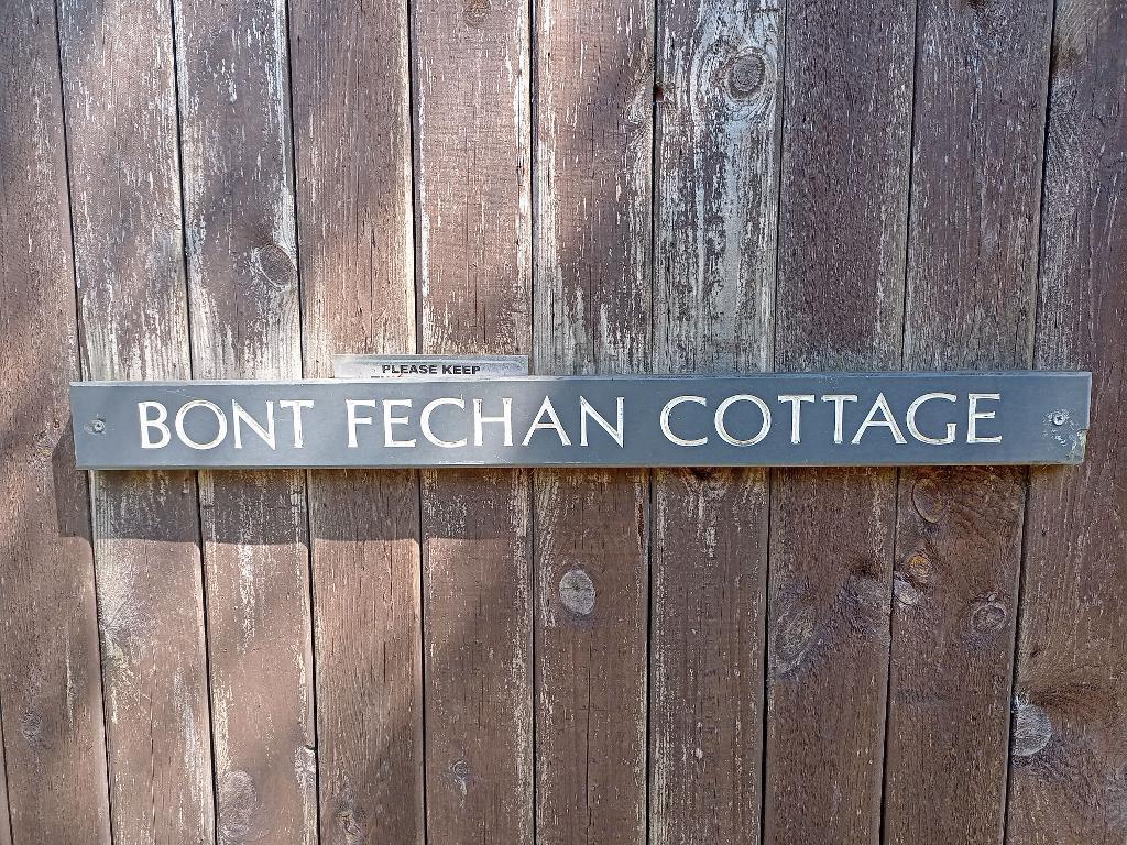 Bont Fechan Cottage Plaque