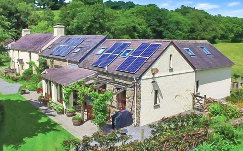 Near Capel Isaac, Llandeilo, Carmarthenshire, SA19 7TD 6 bed property