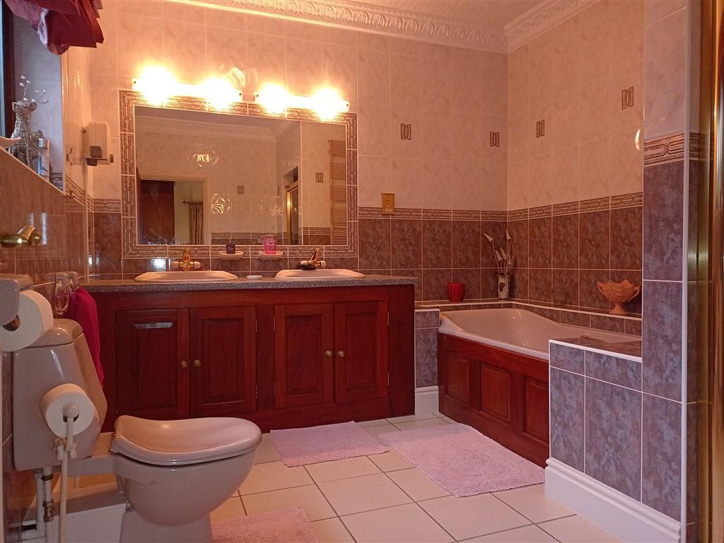 Master Ensuite